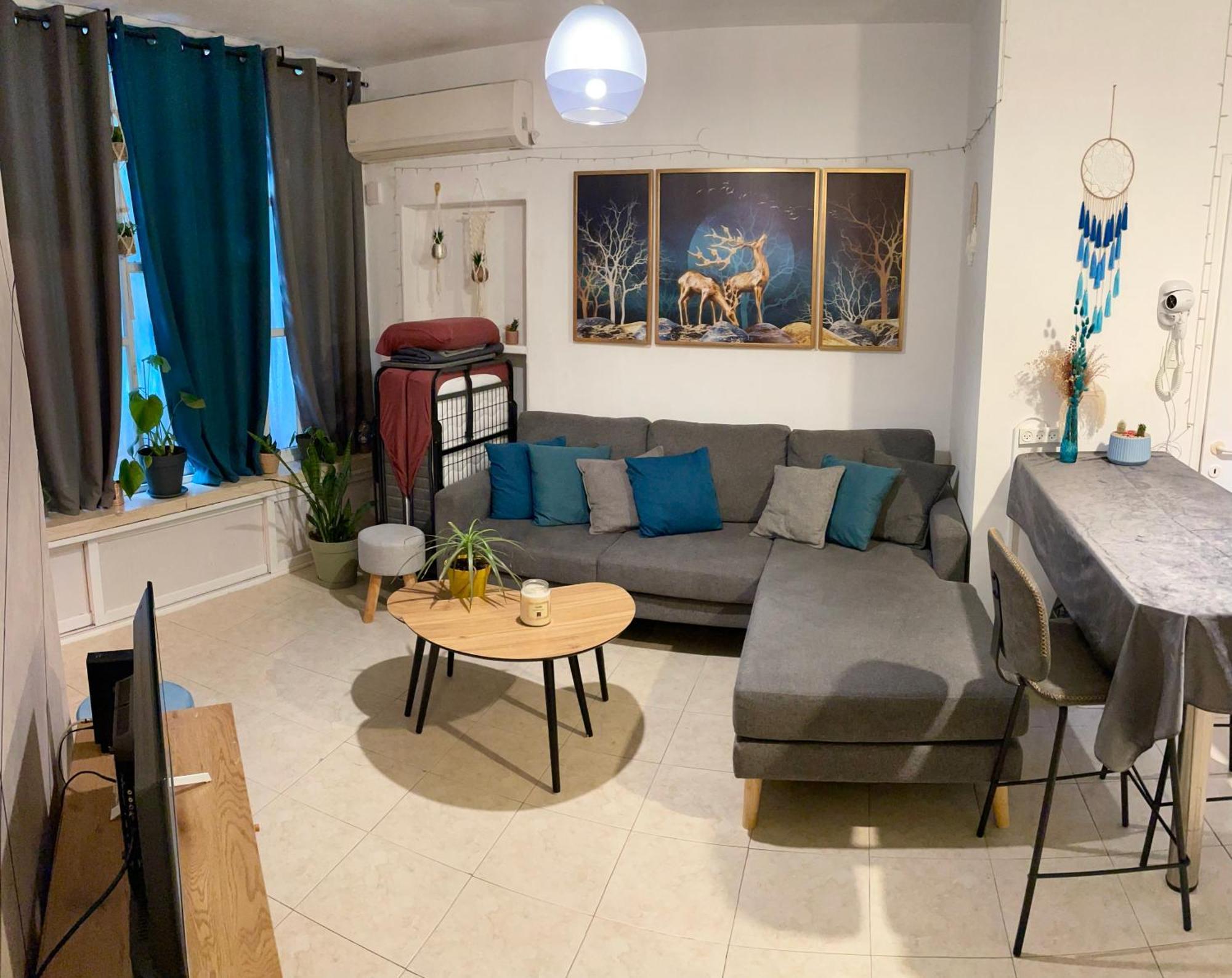 Dotan's Boutique - By The Beach! Apartment